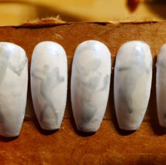 Shadows Press on Nails - Picture 1 of 1